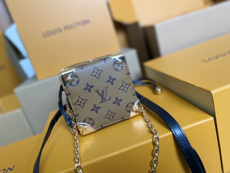 LV Bucket Bags